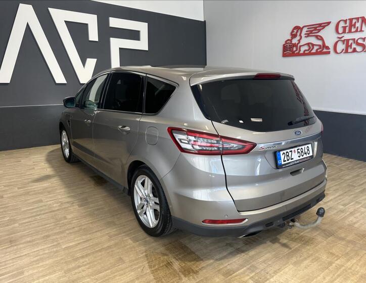 Ford S-MAX 10