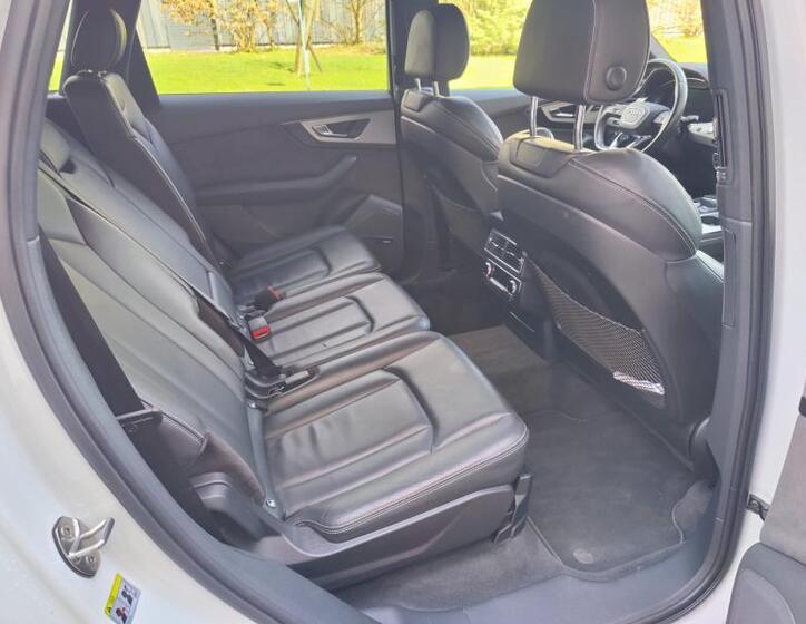 Audi Q7 26