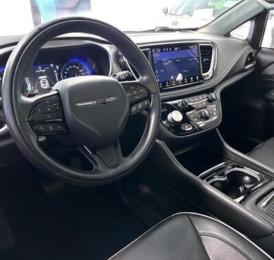 Chrysler Pacifica 22