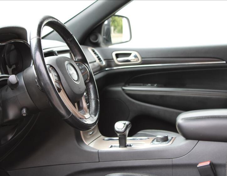 Jeep Grand Cherokee 15