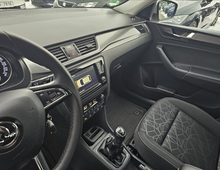 Škoda Rapid Hatchback 999,0 70 kw