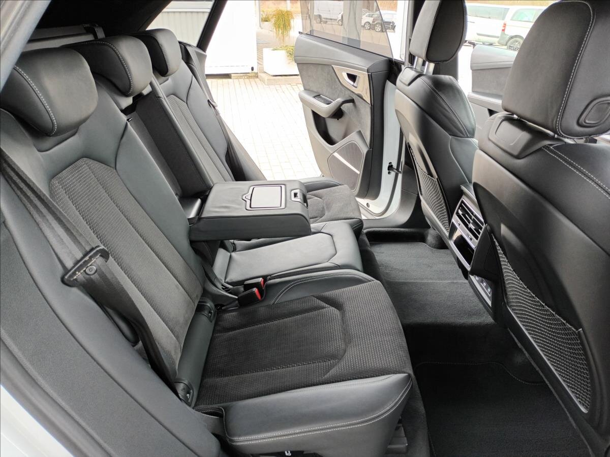 Audi SQ8 SUV / Terénní 4,0 l 320 kw