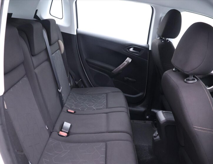 Peugeot 2008 SUV / Terénní 1,2 l 81 kw