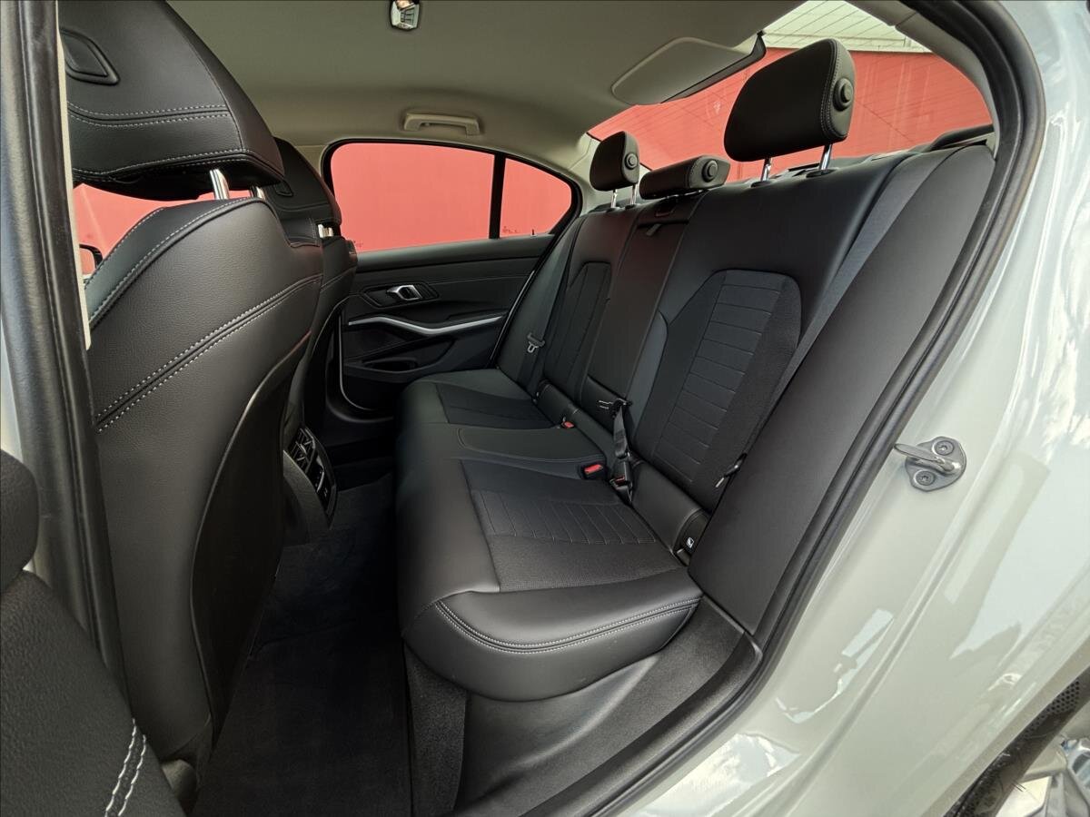 BMW Řada 3 Sedan / Limuzína 2,0 l 115 kw