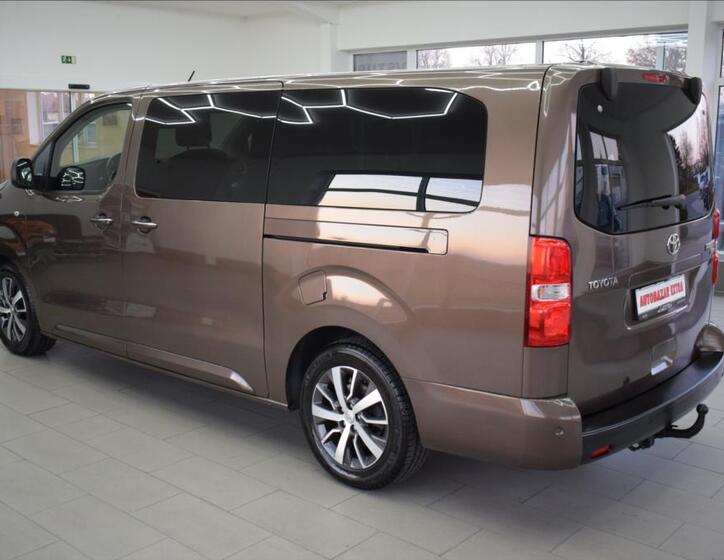 Toyota ProAce Verso 8