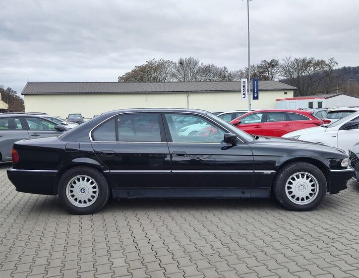 BMW Řada 7 Sedan / Limuzína 2,8 l 142 kw