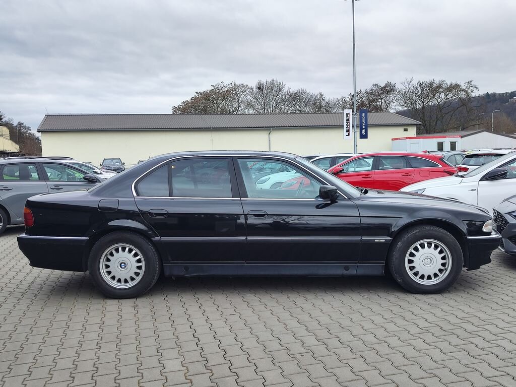 BMW Řada 7 Sedan / Limuzína 2,8 l 142 kw