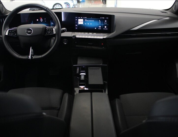 Opel Astra Hatchback 1,2 l 96 kw