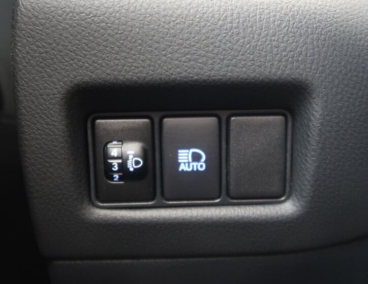 Toyota C-HR SUV 1,8 l 72 kw