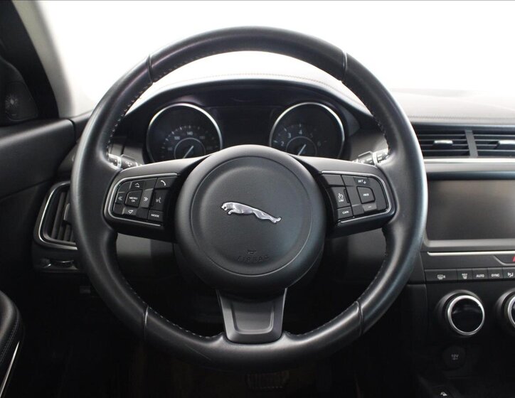 Jaguar E-Pace SUV 2,0 l 183 kw