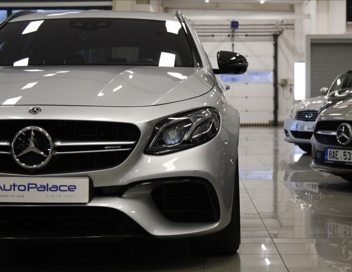 Mercedes-Benz Třídy E Kombi 4,0 l 450 kw