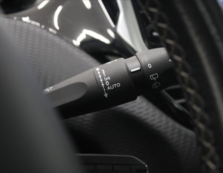 Peugeot 208 Hatchback 1,2 l 81 kw