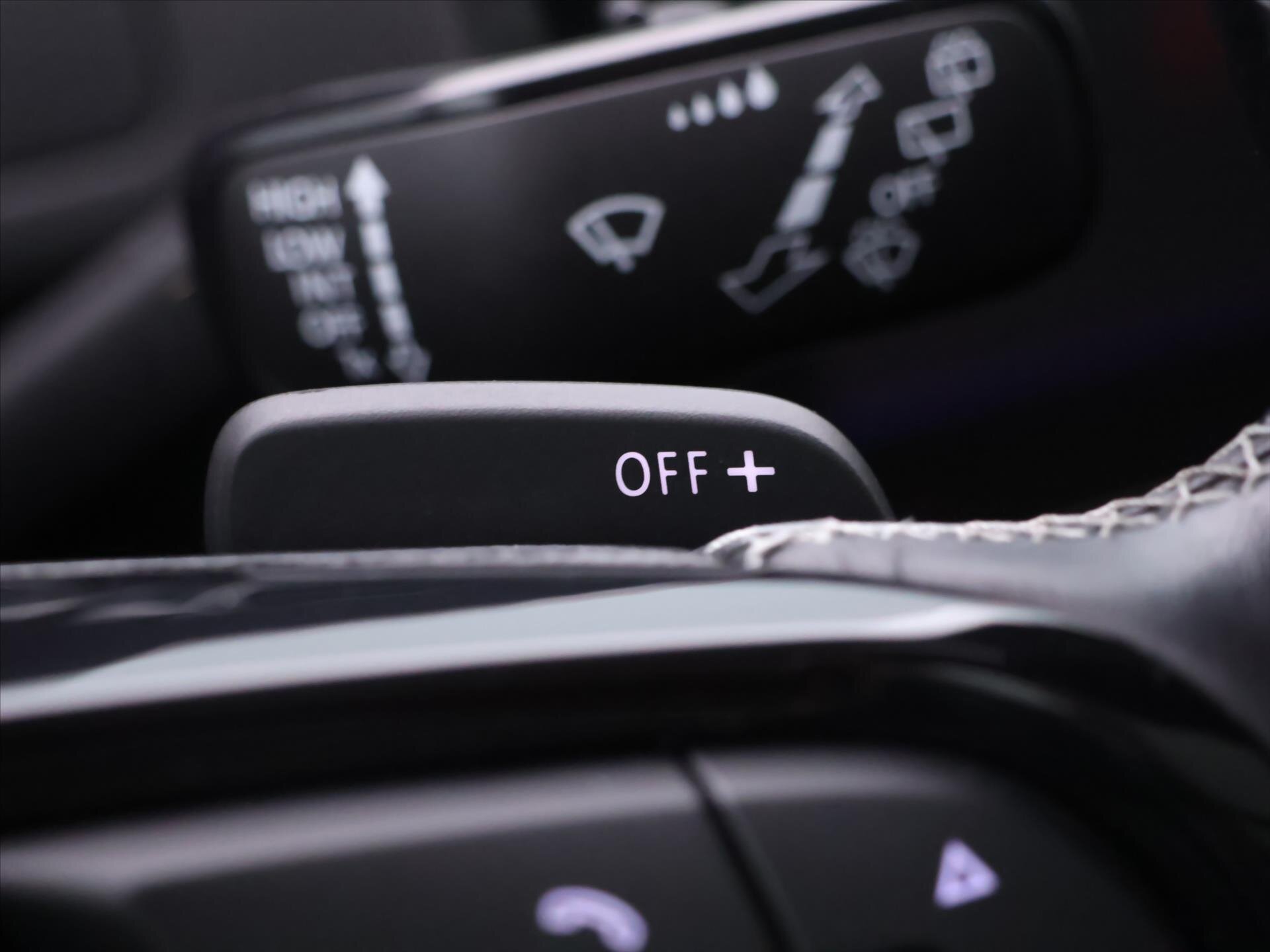 Volkswagen Golf Kombi 2,0 l 228 kw