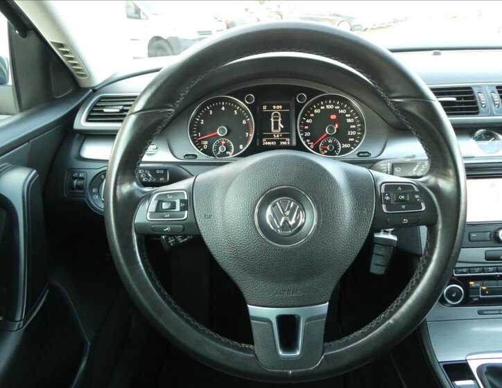 Volkswagen Passat Kombi 1,4 l 90 kw