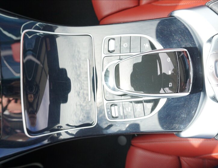 Mercedes-Benz Třídy C Kabriolet 2,0 l 190 kw