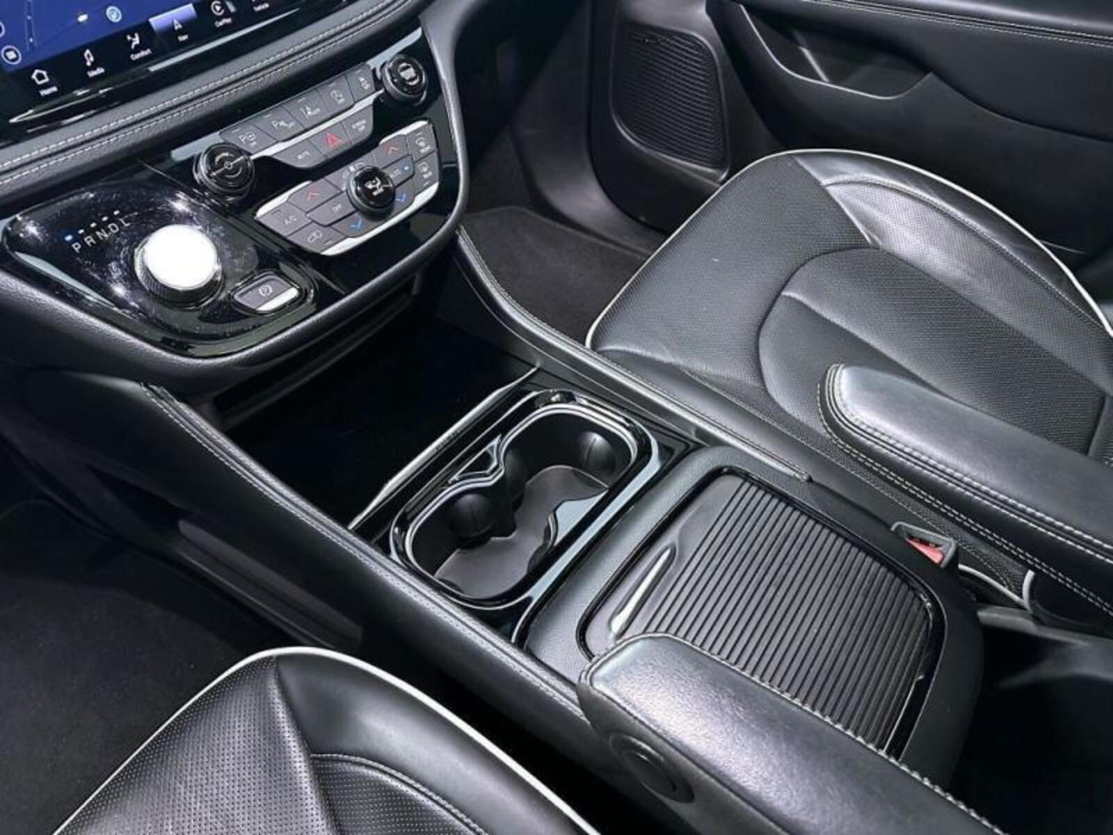 Chrysler Pacifica 20