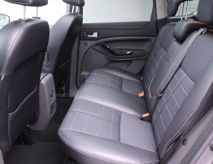 Ford Kuga SUV / Terénní 2,0 l 103 kw