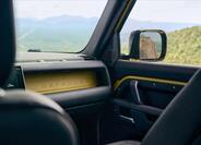 Land Rover Defender 16