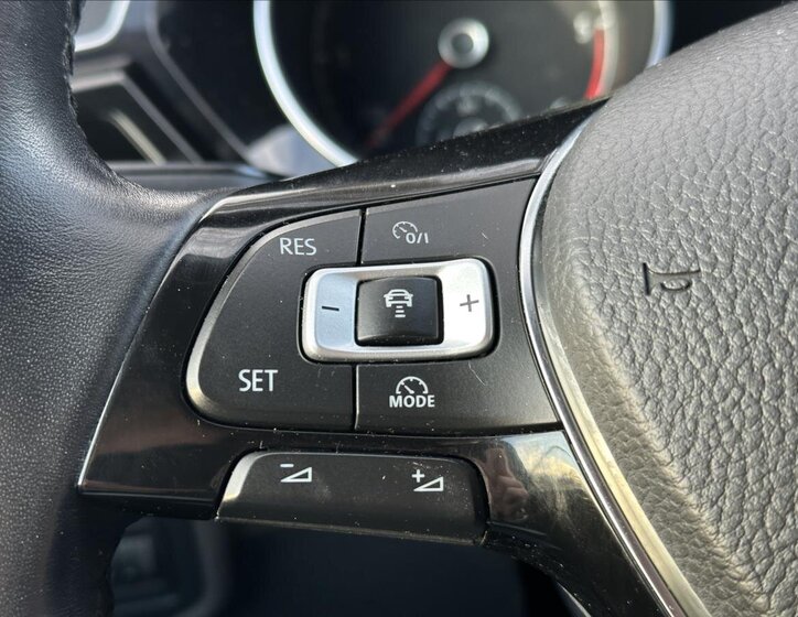 Volkswagen Touran MPV 2,0 l 110 kw