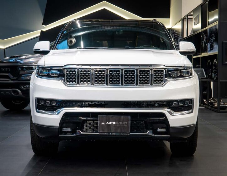 Jeep Grand Wagoneer SUV 6,4 l 351 kw