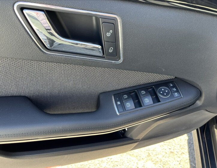 Mercedes-Benz Třídy E Sedan / Limuzína 2,1 l 100 kw