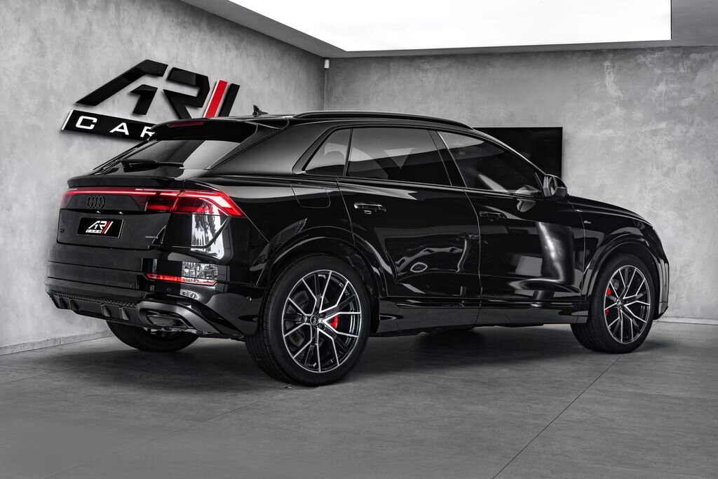 Audi Q8 SUV / Terénní 3,0 l 210 kw