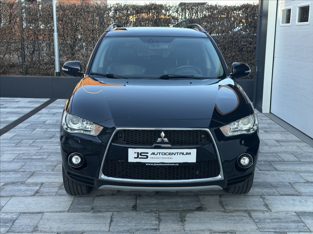Mitsubishi Outlander SUV / Terénní 2,3 l 130 kw