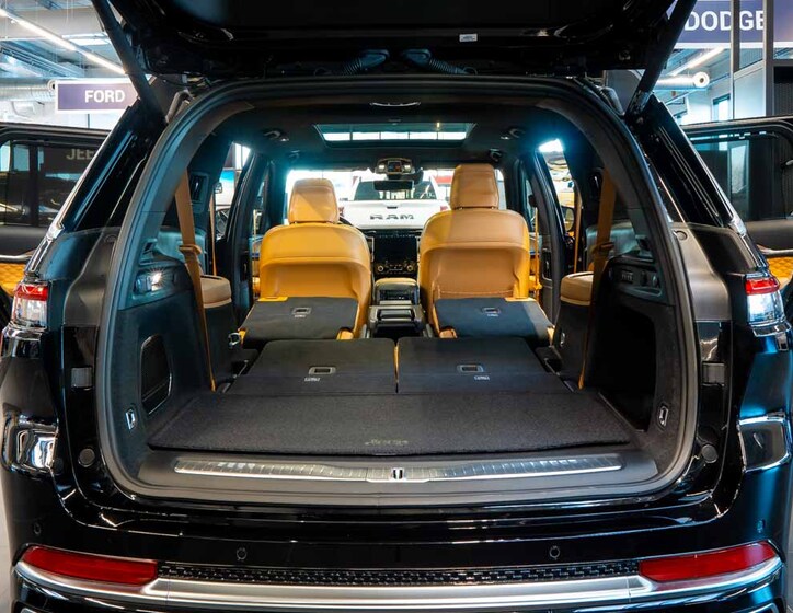 Jeep Grand Cherokee 8