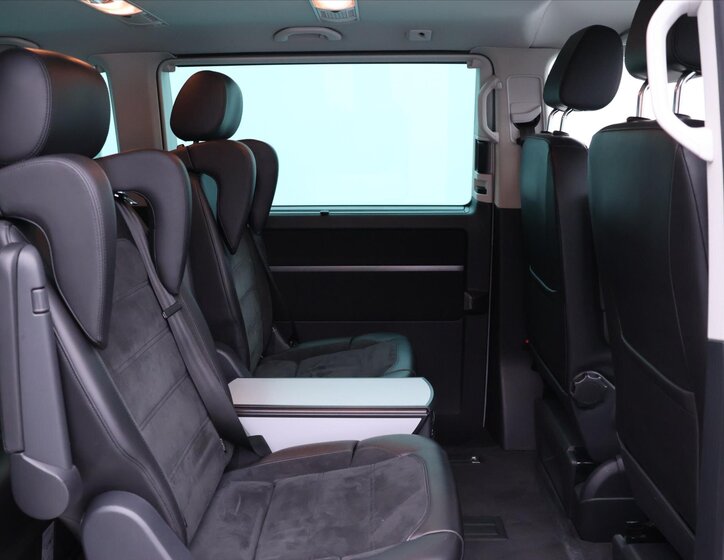 Volkswagen Multivan 12