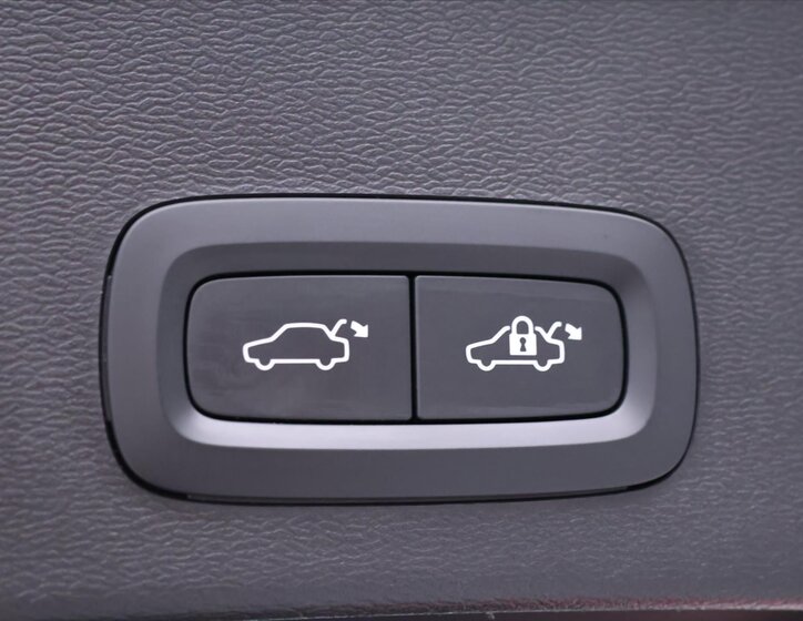 Volvo XC40 SUV 2,0 l 145 kw