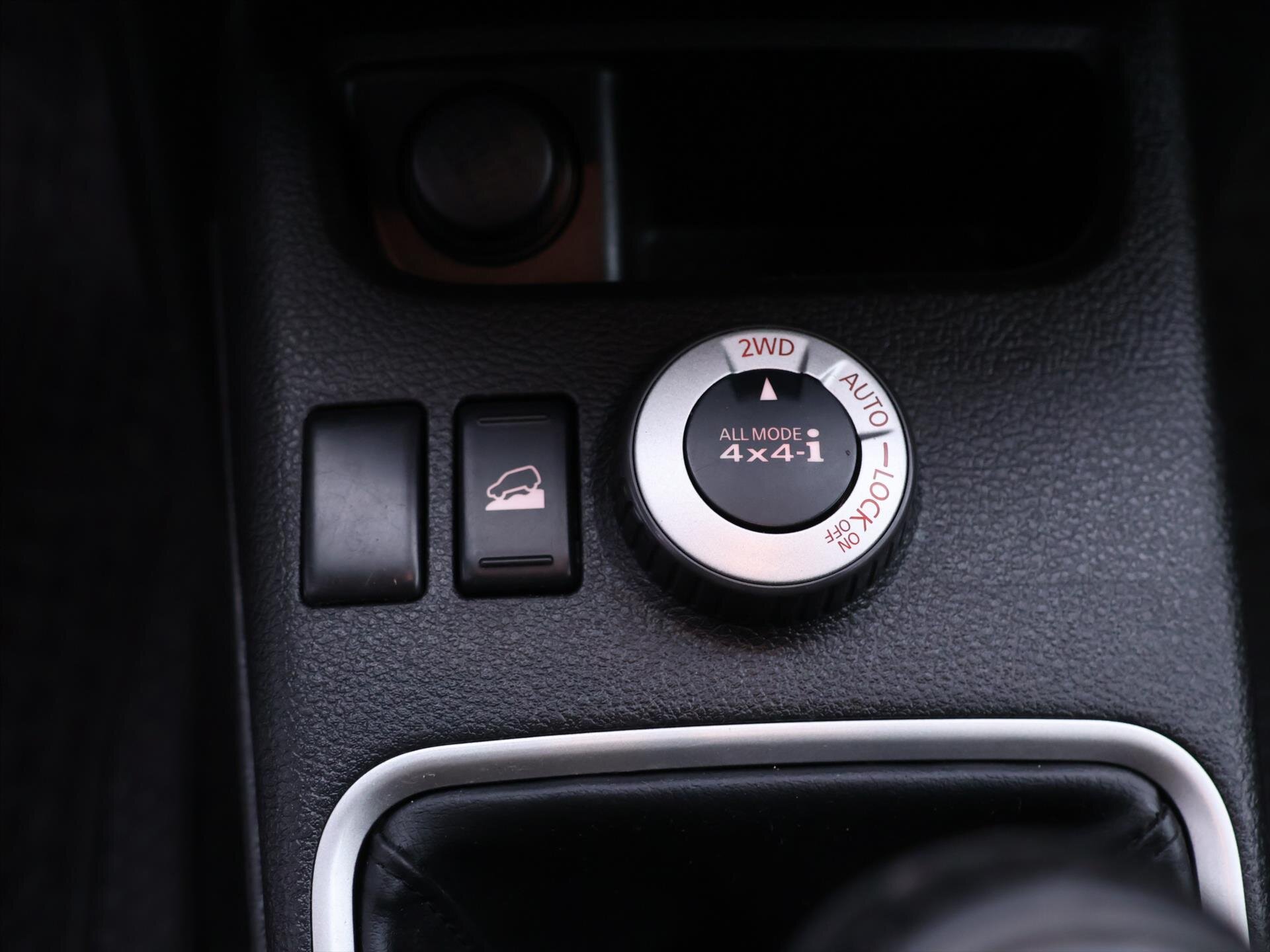 Nissan X-Trail SUV / Terénní 2,0 l 110 kw