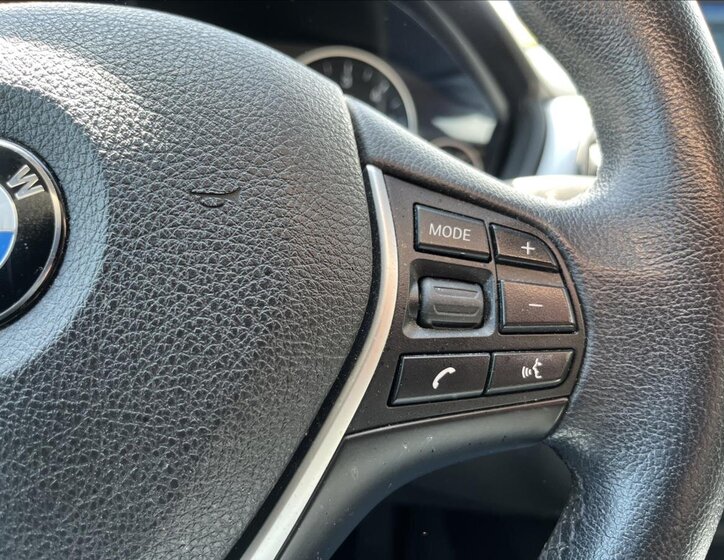 BMW Řada 3 Sedan / Limuzína 2,0 l 135 kw