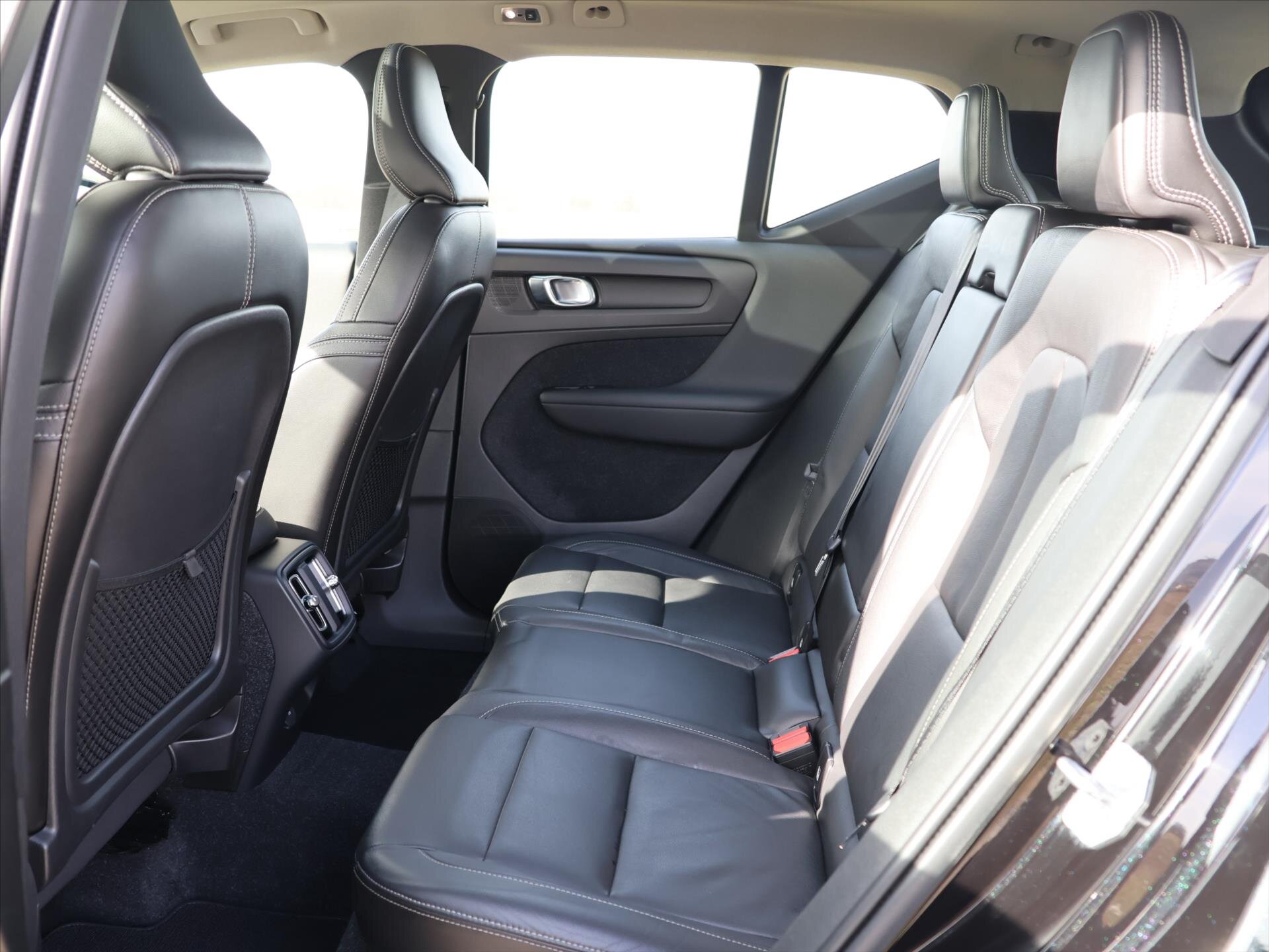 Volvo XC40 SUV / Terénní 2,0 l 140 kw