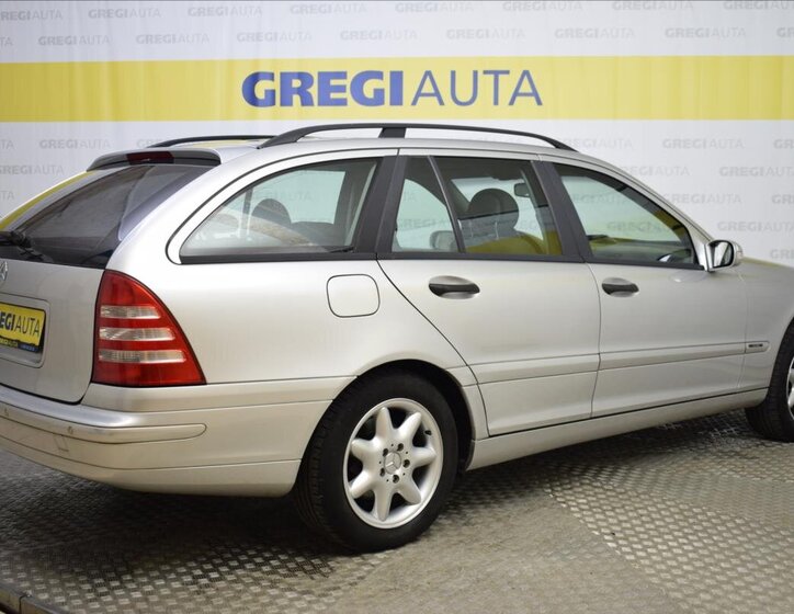 Mercedes-Benz Třídy C Kombi 1,8 l 105 kw