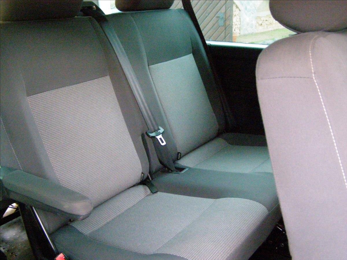 Volkswagen Caravelle MPV 2,0 l 103 kw