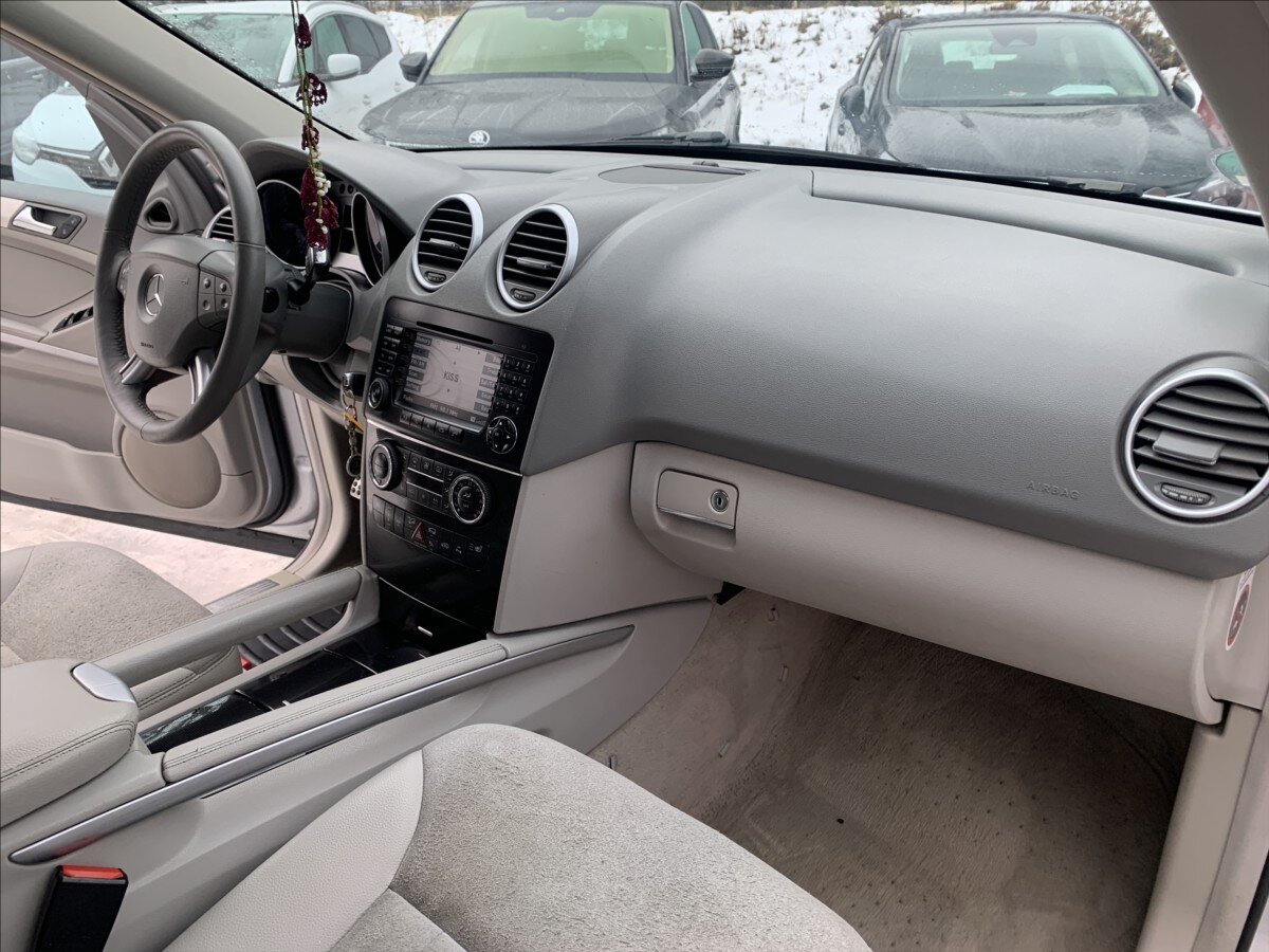 Mercedes-Benz Třídy M SUV 4,0 l 225 kw