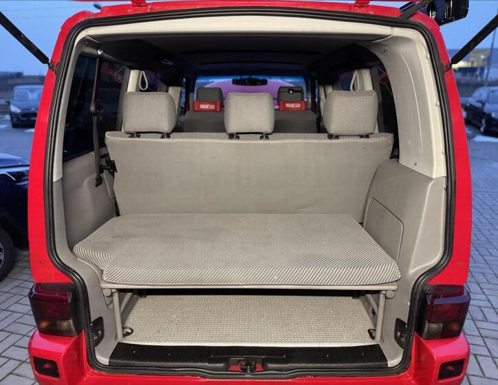 Volkswagen Multivan 21