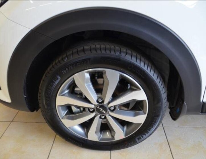 KIA Stonic Kombi 1,2 l 57 kw