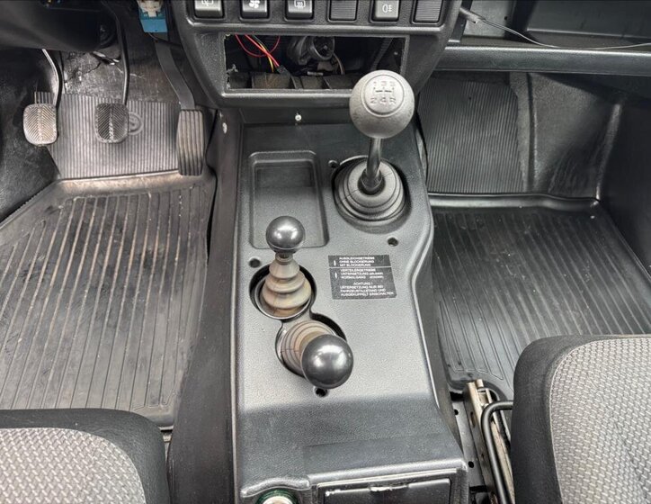 Lada Niva SUV / Terénní 1,7 l 61 kw