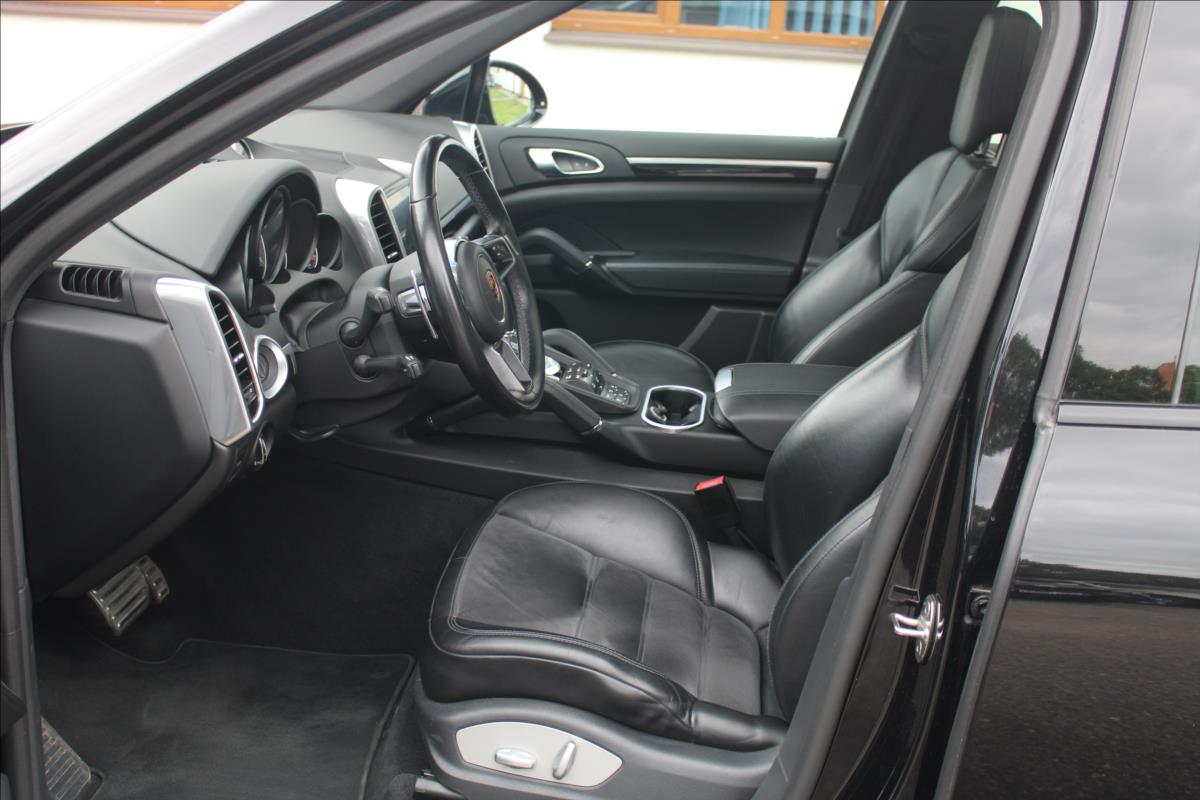 Porsche Cayenne SUV 4,1 l 283 kw