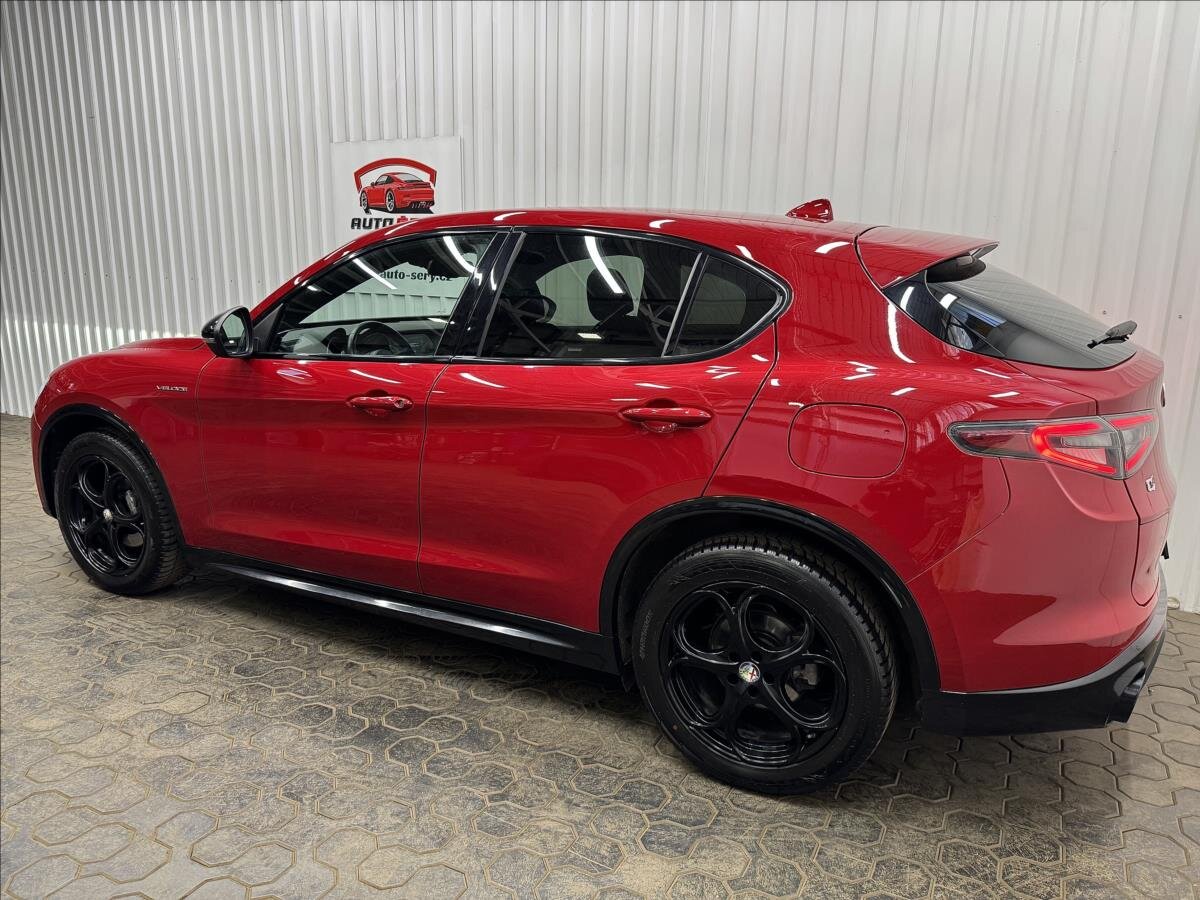 Alfa Romeo Stelvio SUV / Terénní 2,1 l 154 kw