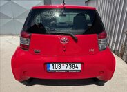 Toyota iQ Hatchback 998,0 50 kw
