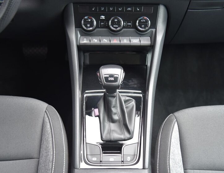 Škoda Karoq SUV / Terénní 1,5 l 110 kw