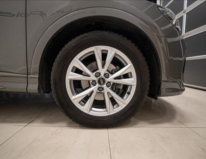 Audi Q3 SUV / Terénní 1,5 l 110 kw