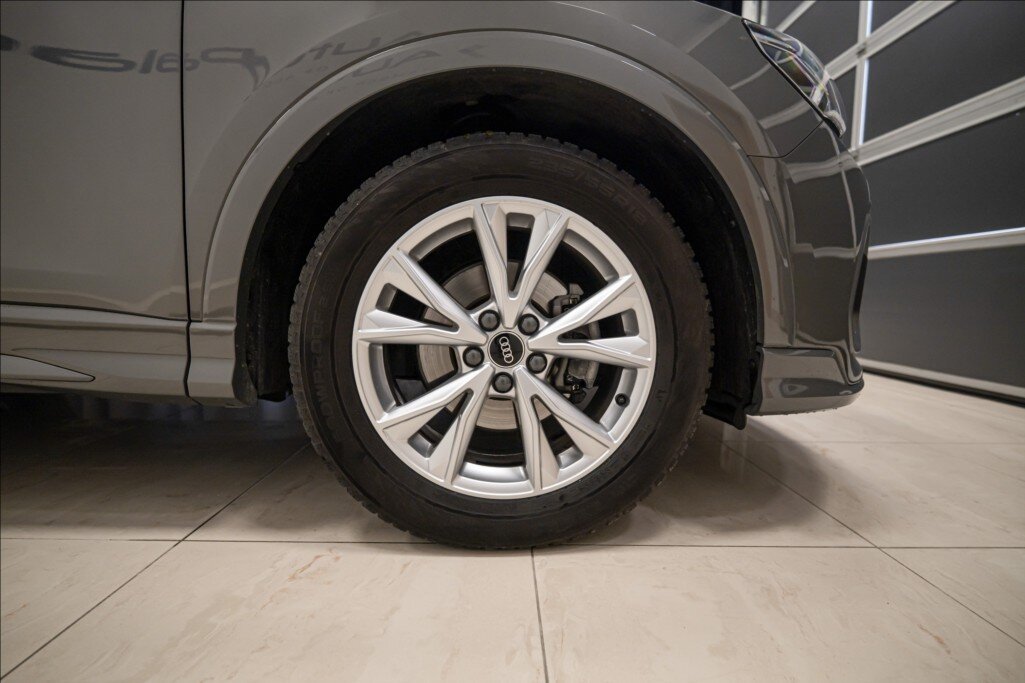 Audi Q3 SUV / Terénní 1,5 l 110 kw