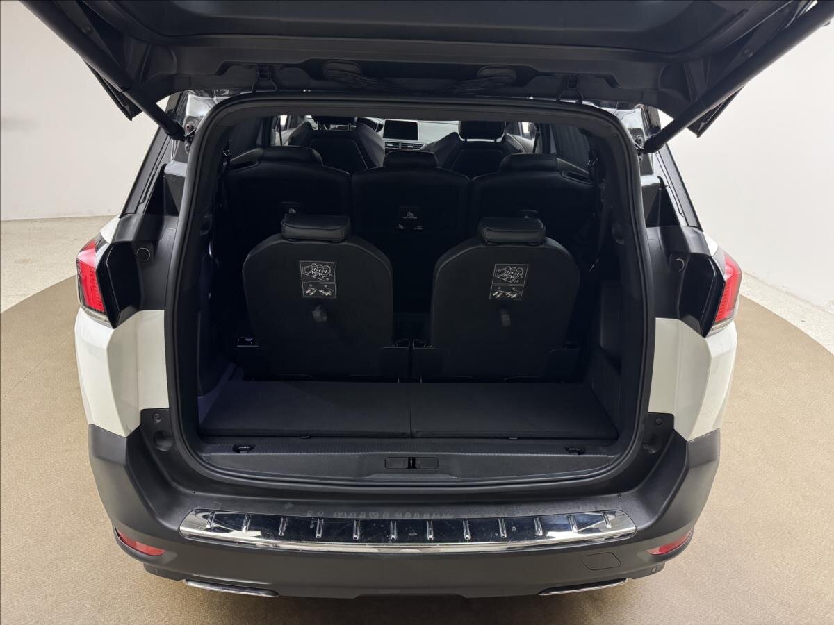Peugeot 5008 SUV 2,0 l 133 kw