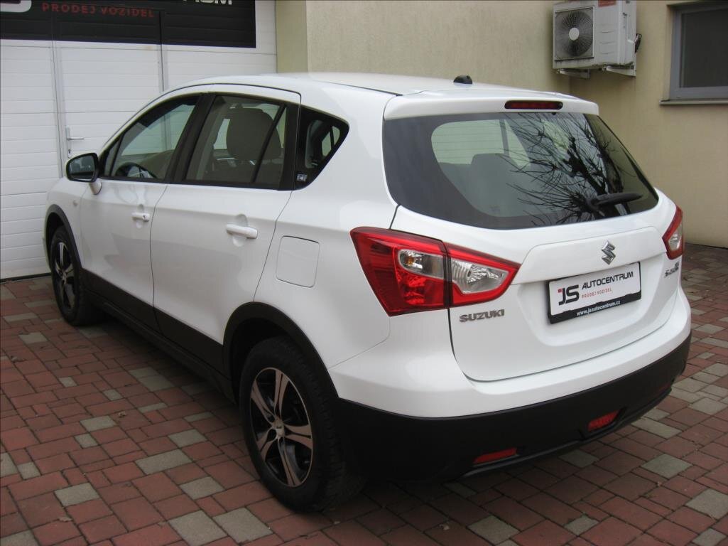 Suzuki S-Cross Hatchback 998,0 82 kw