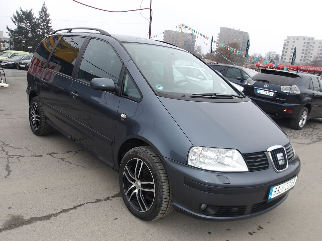 Volkswagen Sharan Kombi 2,0 l 103 kw