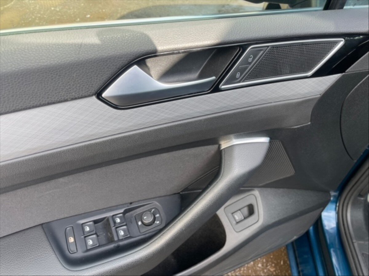 Volkswagen Passat Kombi 1,5 l 110 kw