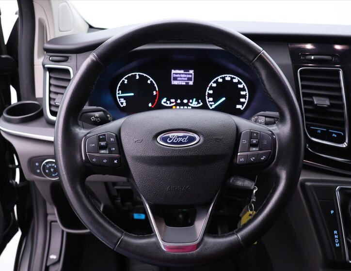 Ford Tourneo Custom Kombi 2,0 l 125 kw